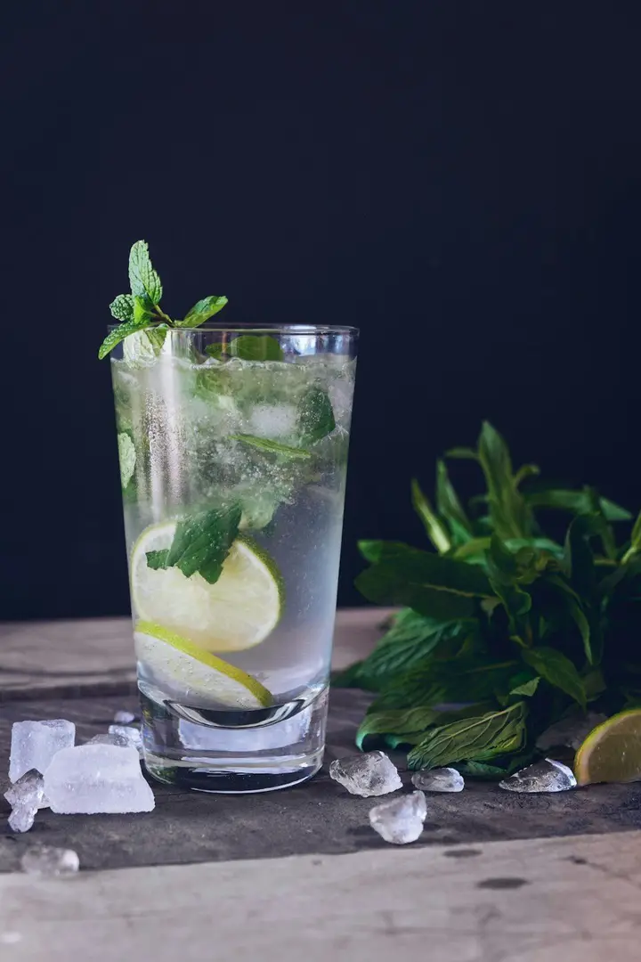 Illustrative free stock food photo for Minute Maid Lemonade (Small) (not official brand photography)